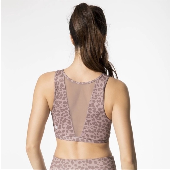 Varley Terri Crop sports Bra in Snow Leopard - Picture 2 of 5